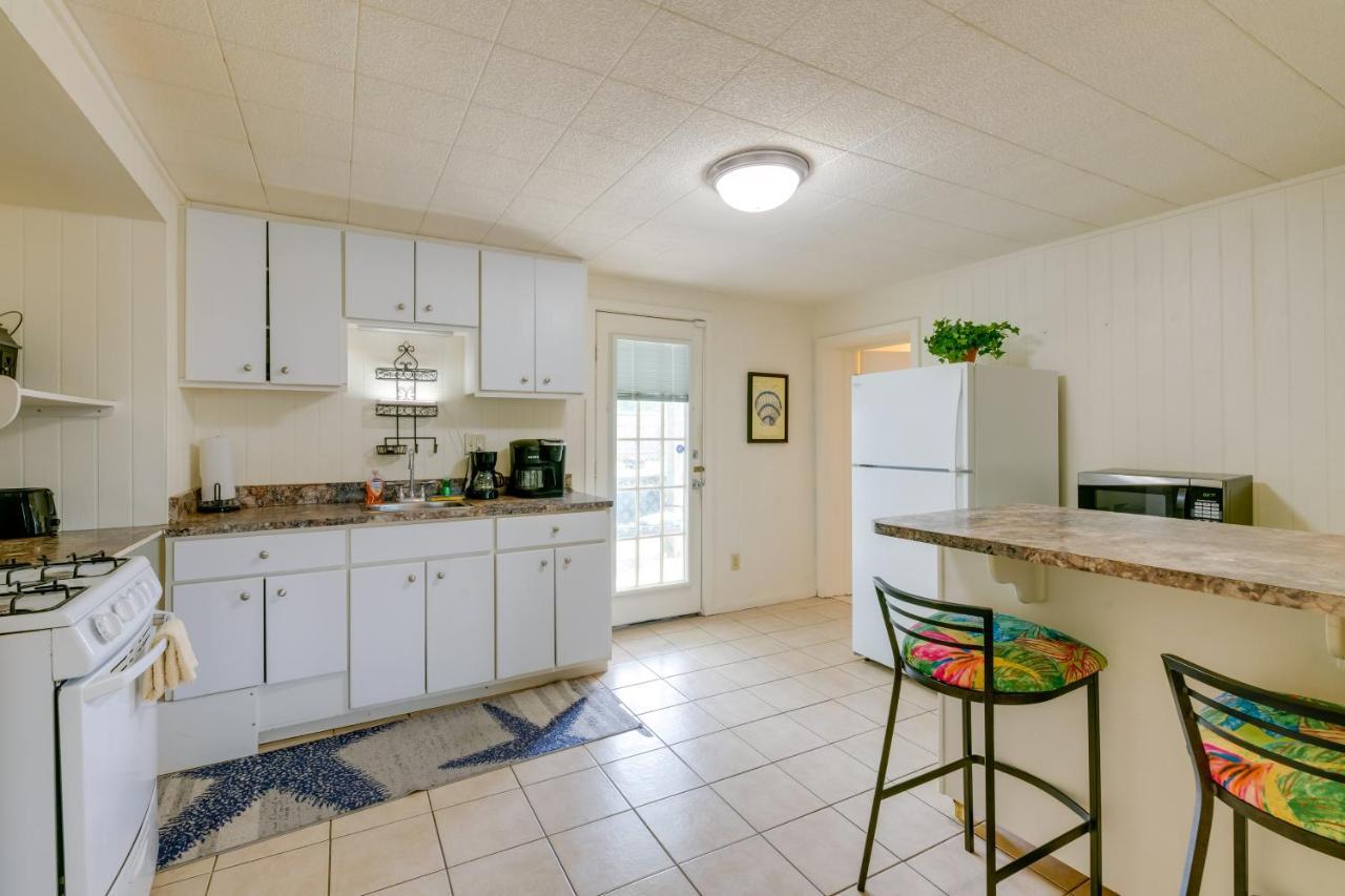 Beautiful Rockport Townhome - Walk To Aransas Bay! Bagian luar foto