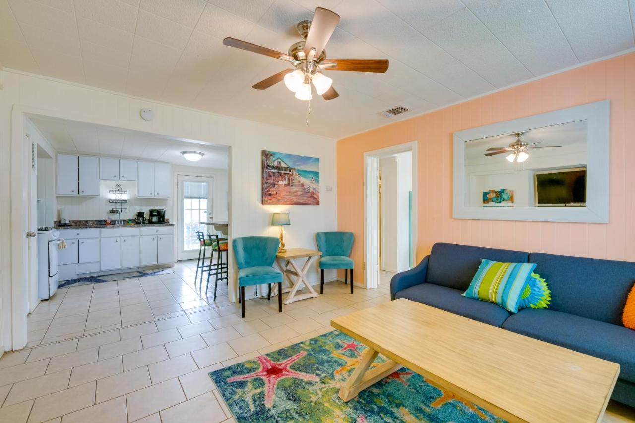 Beautiful Rockport Townhome - Walk To Aransas Bay! Bagian luar foto