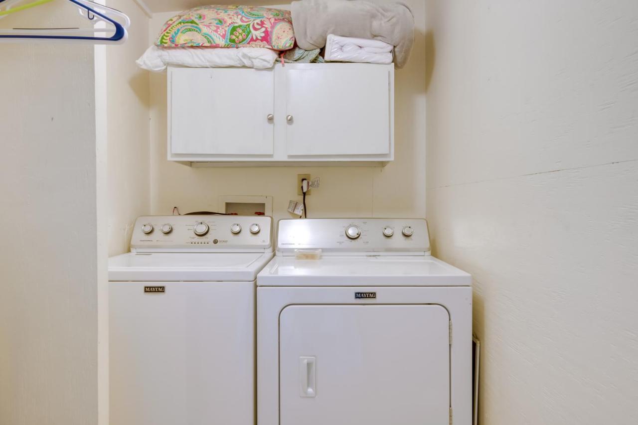 Beautiful Rockport Townhome - Walk To Aransas Bay! Bagian luar foto