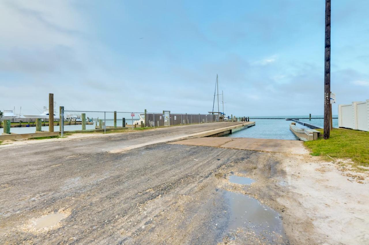 Beautiful Rockport Townhome - Walk To Aransas Bay! Bagian luar foto