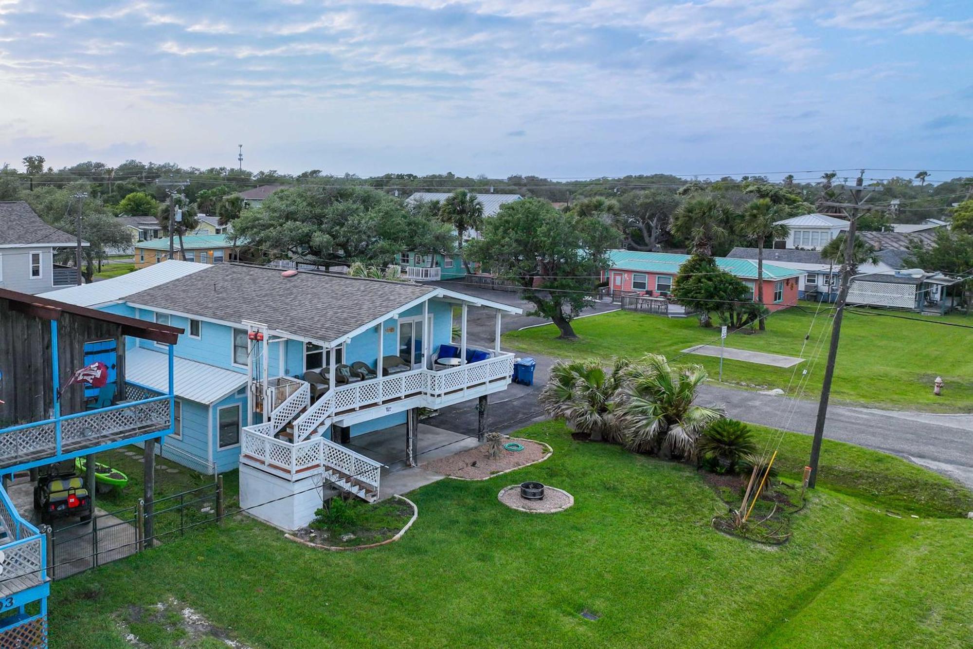 Beautiful Rockport Townhome - Walk To Aransas Bay! Bagian luar foto