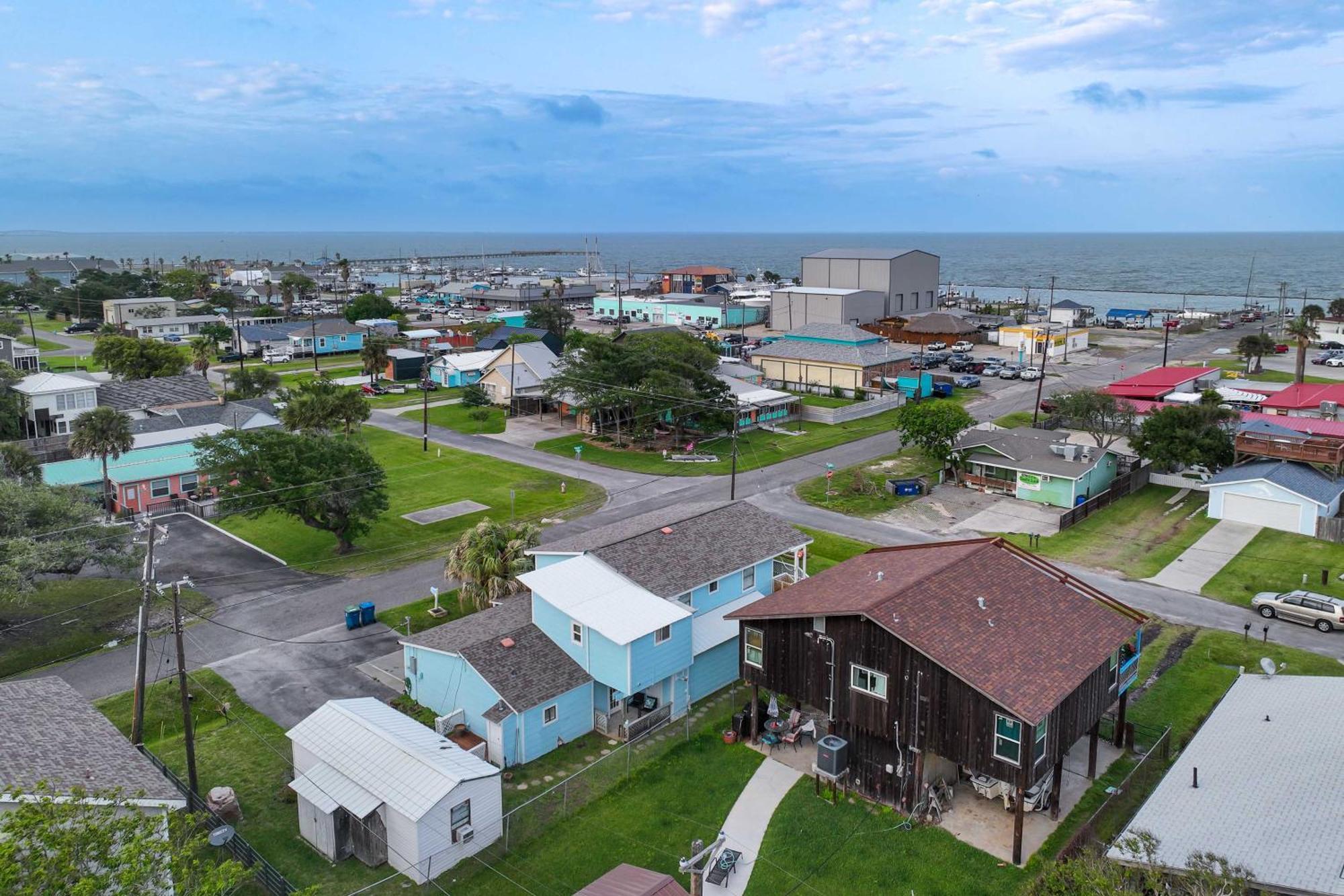 Beautiful Rockport Townhome - Walk To Aransas Bay! Bagian luar foto